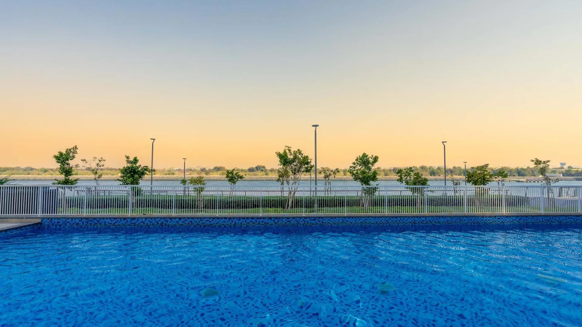 Bohochic Yasisland: Beside “F1” Lejlighed Abu Dhabi